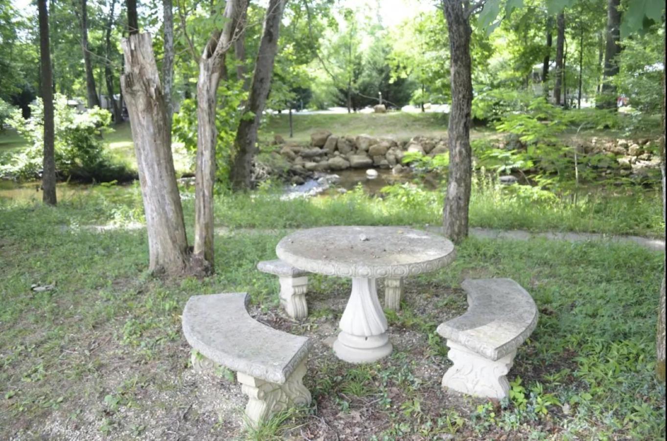 Creekside Cottage*Hot Tub*Entire Home-Pigeon Forge Dış mekan fotoğraf