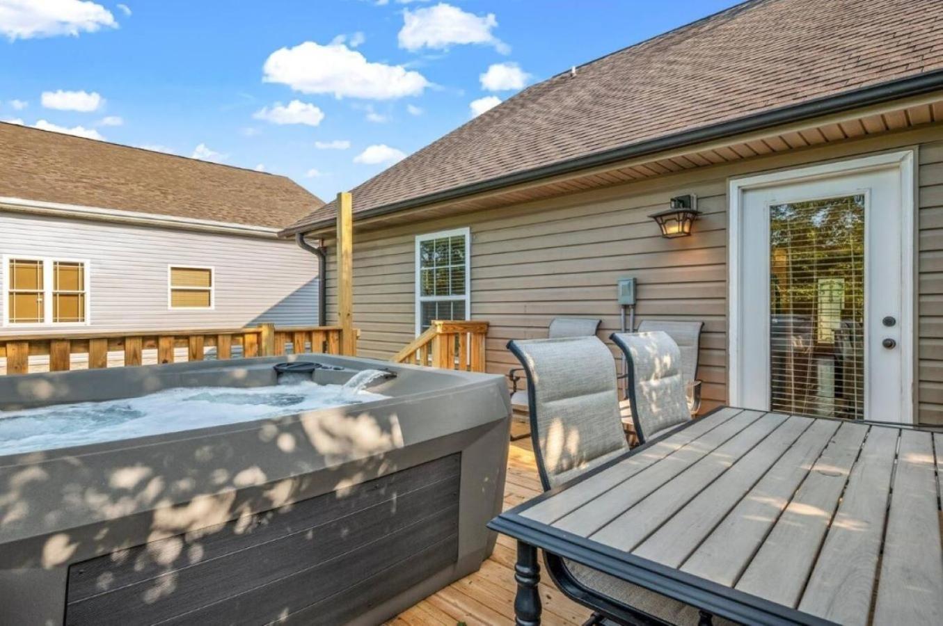 Creekside Cottage*Hot Tub*Entire Home-Pigeon Forge Dış mekan fotoğraf